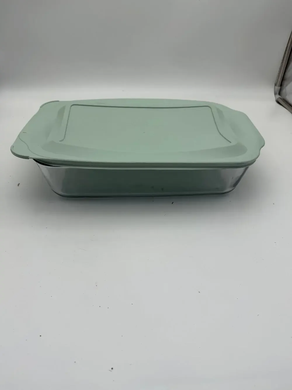 Pyrex Glass Baking Dish with Sage Green Plastic Lid Rectangle Casserole Dish